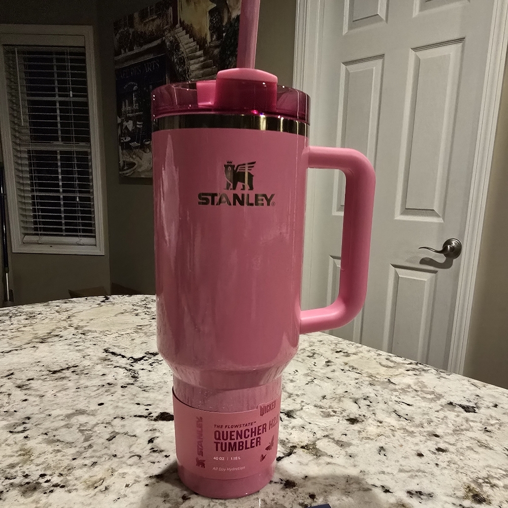 Stanley Wicked Glenda Quencher 2.0 40 oz